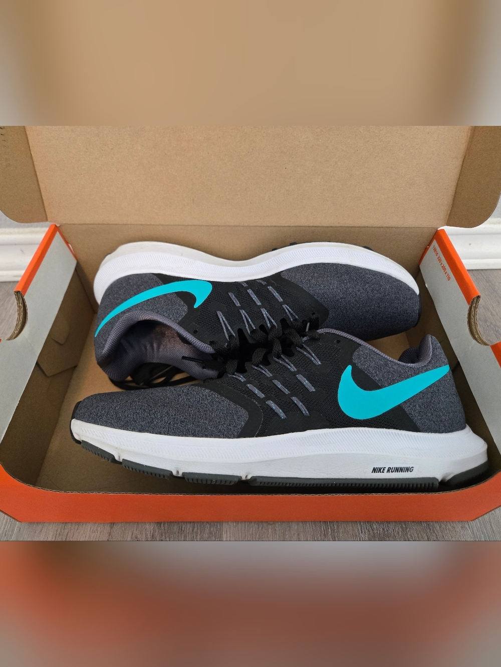 Nike Run Swift Womens Running Shoes, Gray with Teal Accents, Size 9 - Picture 2 of 7